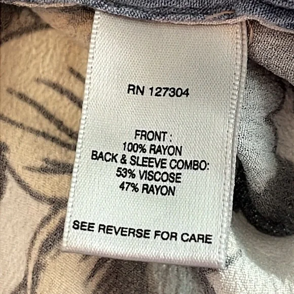 John Mark Women’s Mixed Media Long Sleeve Button Front Raw Hem Blouse Size M - Picture 5 of 6